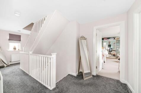 FIRST-FLOOR LANDING