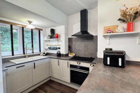 OPEN PLAN LIVING DINING KITCHEN