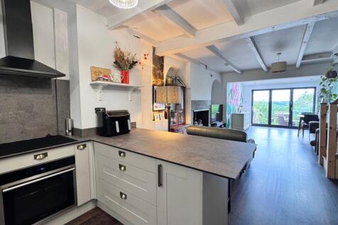 OPEN PLAN LIVING DINING KITCHEN