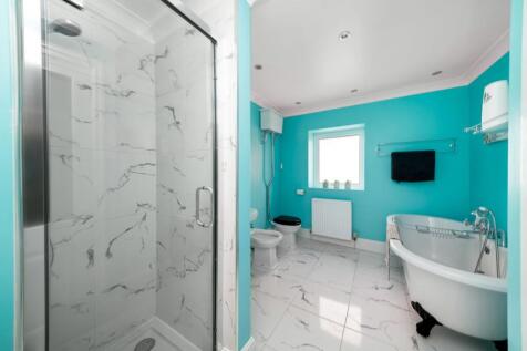 HOUSE BATHROOM