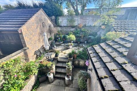 REAR GARDEN VIEW