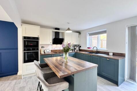 KITCHEN/ LIVING DINING
