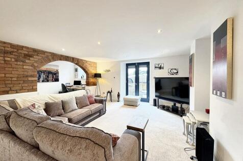 OPEN PLAN LIVING DINING