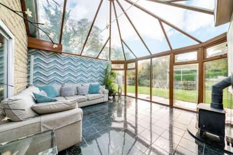 LIVING/DINING KITCHEN