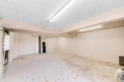 INTEGRAL DOUBLE GARAGE