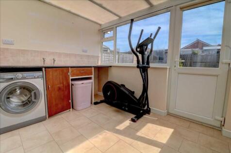 SUN ROOM/UTILITY