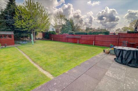PRIVATE REAR GARDEN
