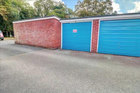GARAGE IN SEPARATE