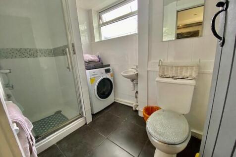 Utility/Shower Room