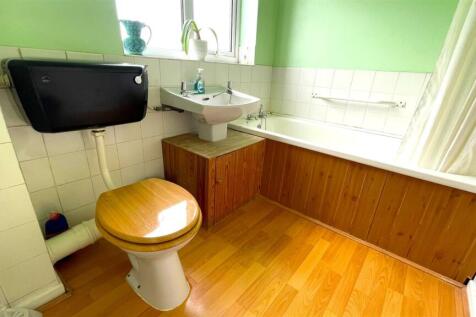 Bathroom.jpg