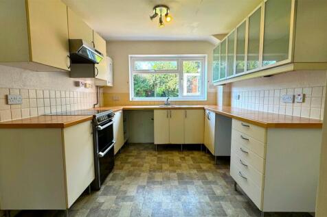 Kitchen (1).jpg