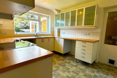 Kitchen (2).jpg