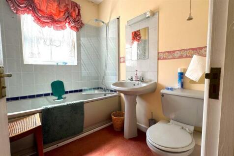 Bathroom.jpg
