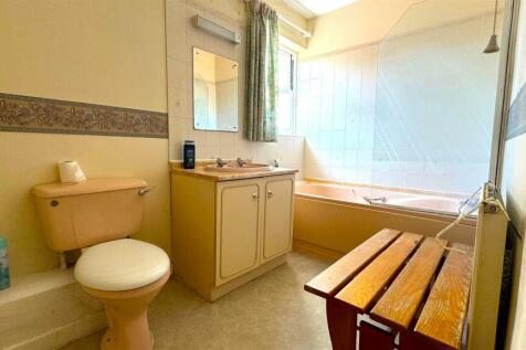 Ensuite.jpg