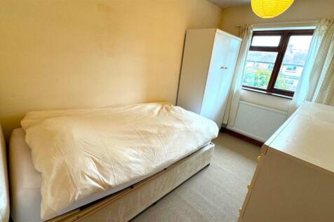 Bedroom 3 (1).jpg