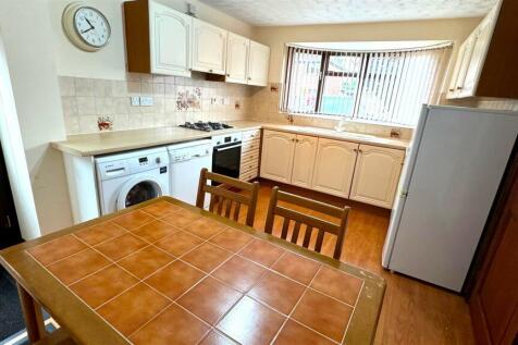 Kitchen (1).jpg
