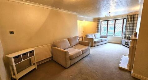 Lounge 1.jpg