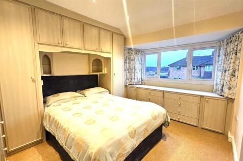 BEDROOM TWO (dressing room)