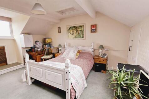 Bedroom 4 (2).jpg