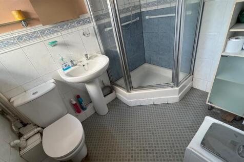 Shower Room.jpg