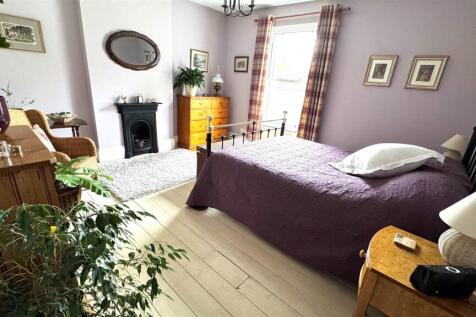 Bedroom 2 (1).jpg