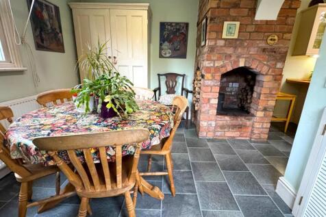 Breakfast Room (2).jpg