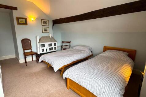 Bedroom 4 (2).jpg