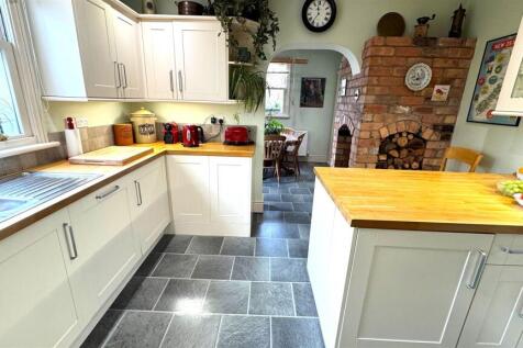 Kitchen (2).jpg