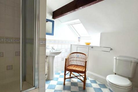 Shower room 2nd floor.jpg