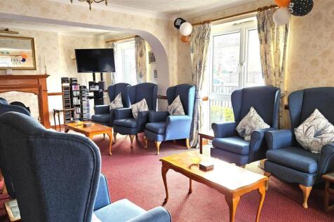 Communal Lounge.jpg