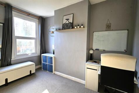 Bedroom 2.jpg