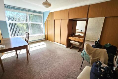 Bedroom One.jpg