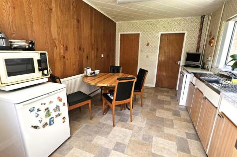 Breakfast Kitchen 3.jpg