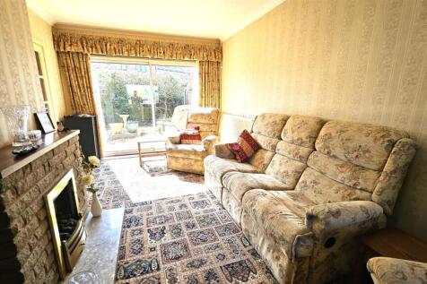 Living Area.jpg