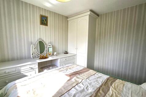 Bedroom 2 (3).jpg