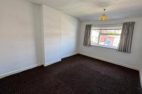Bedroom 1.jpg