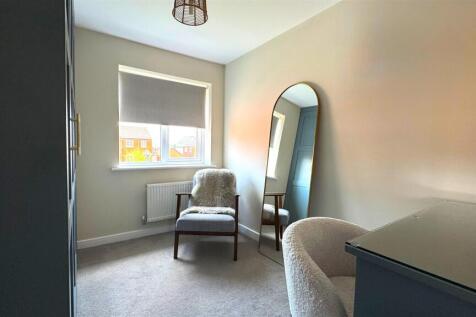 Bedroom 4.jpg