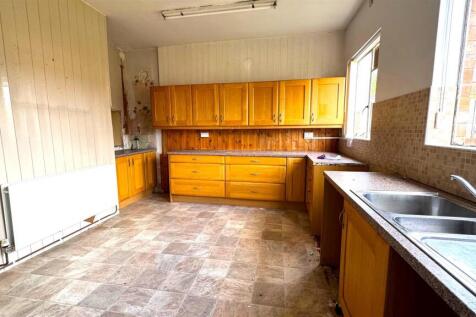 Kitchen (2).jpg