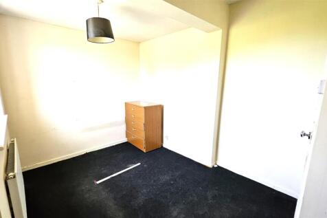 Bed 2.jpg