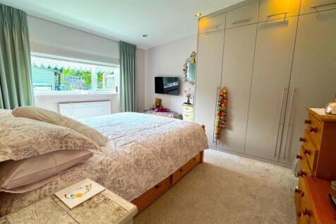 Bedroom One (1).jpg