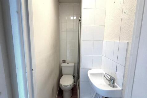 Shower Room.jpg