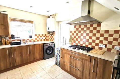 Kitchen (2).jpg