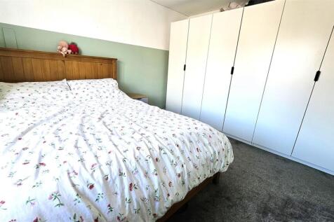 Bedroom 1 2.jpg