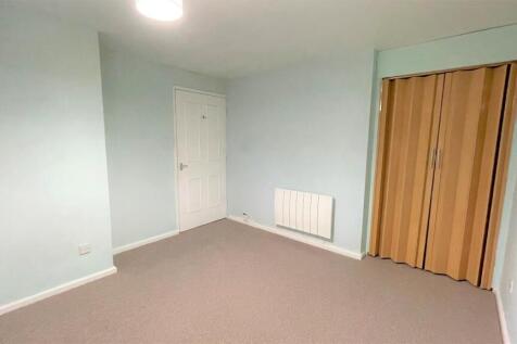 Bedroom  1 (2).jpg