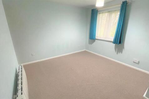 Bedroom (1).jpg