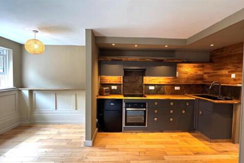 Kitchen (2).jpg