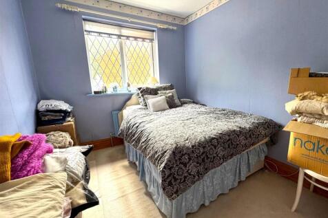 Bedroom 2 (1).jpg
