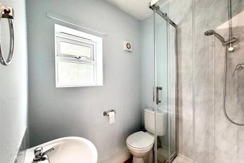 Shower Room.jpg