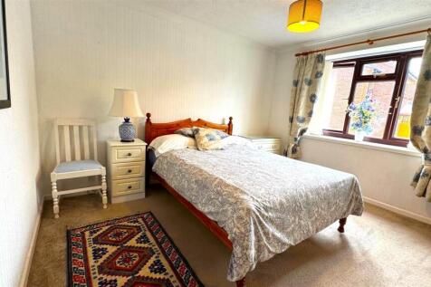 Bedroom 1 (1).jpg