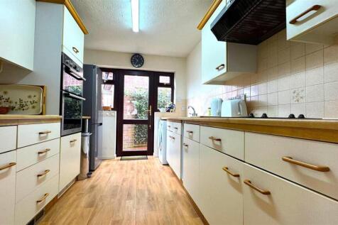 Kitchen (2).jpg